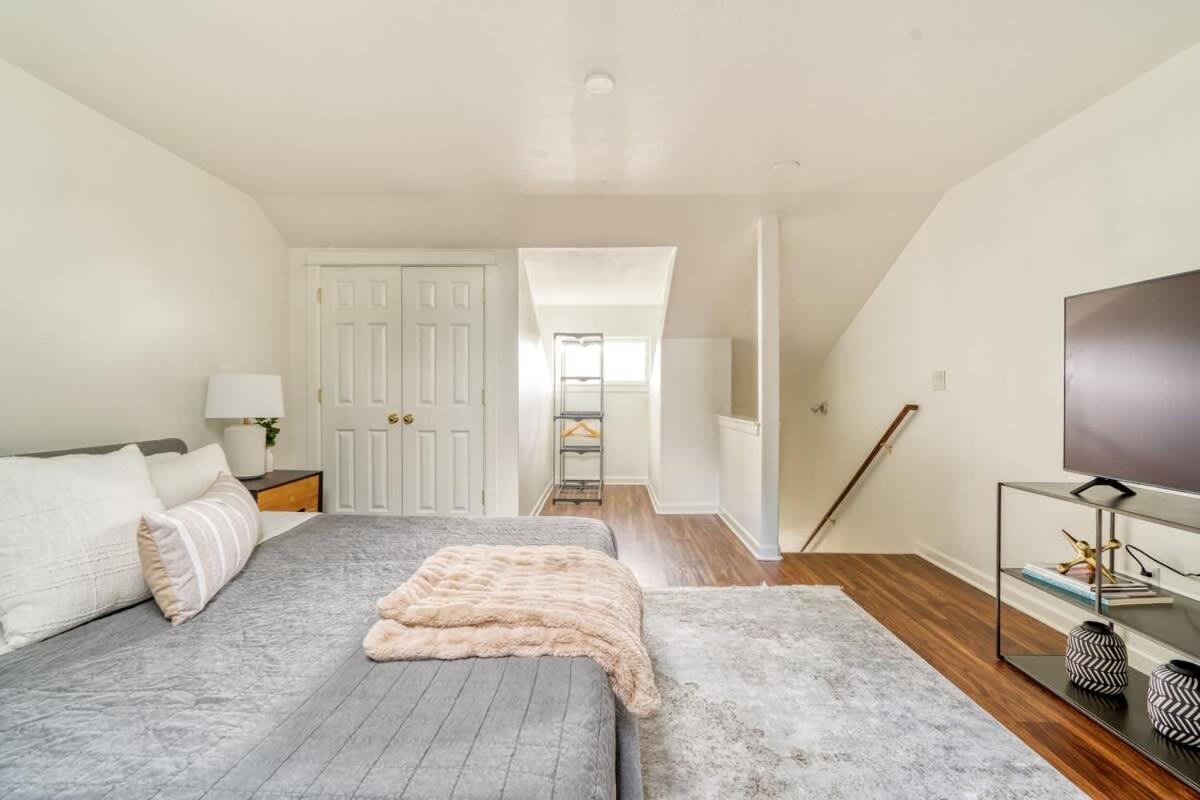 - Perfect Loft - Breweries & Bars * Portland